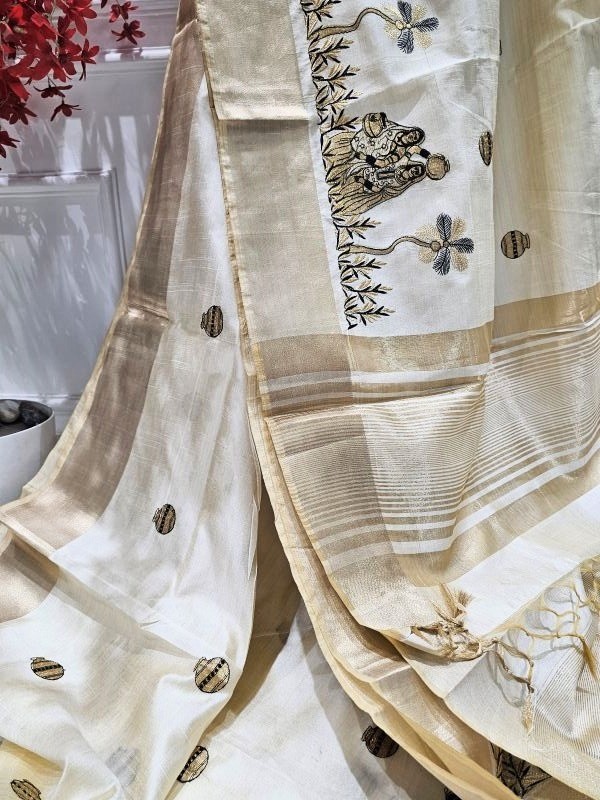Lady with Mataka Motif Semi Tussar Saree