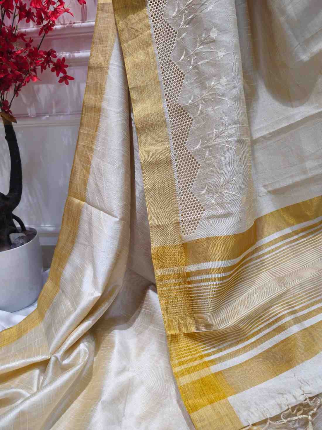 Odisha Special Matka Silk with Golden Border - Dotted Honeycomb Design